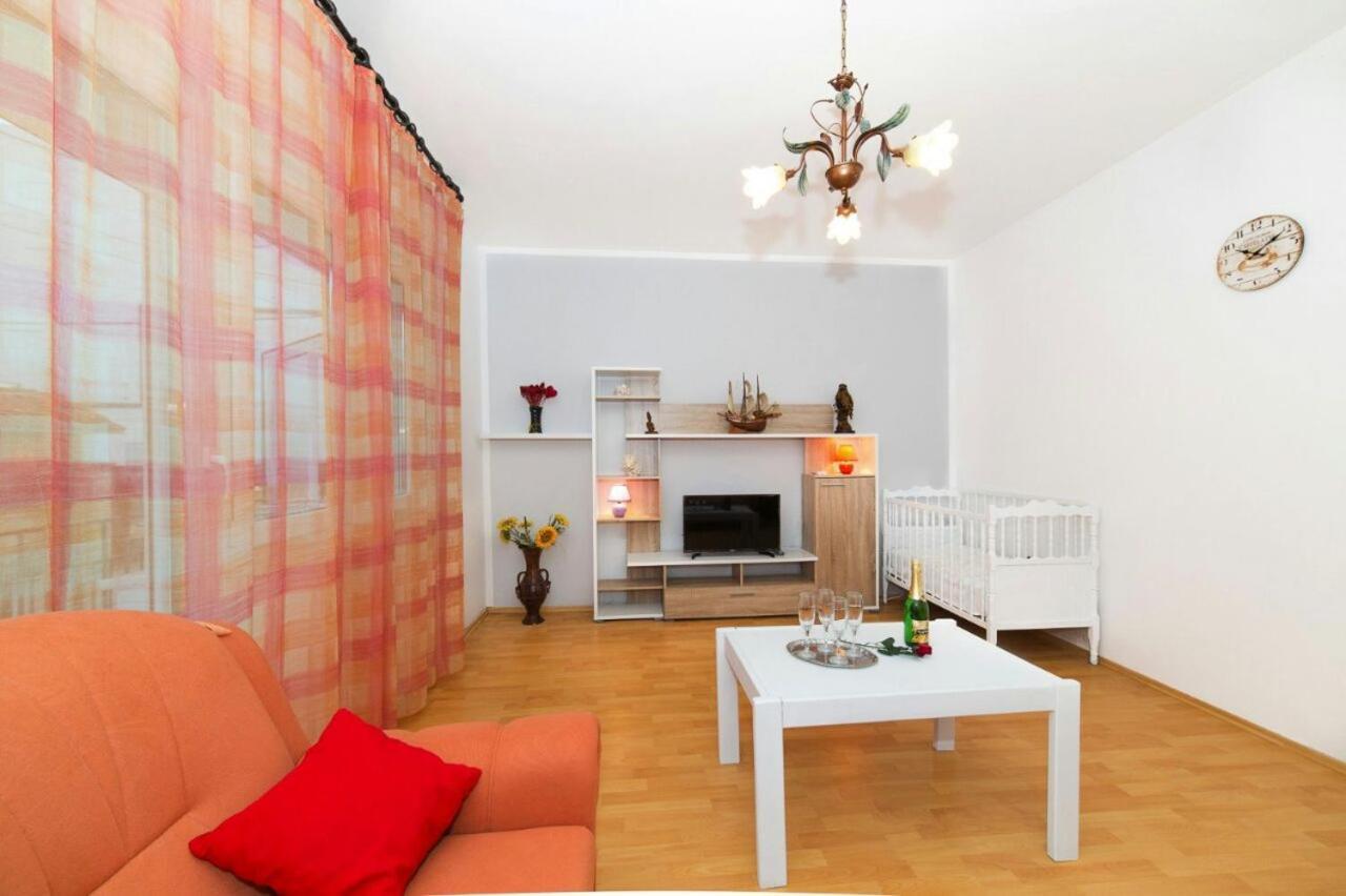 Beautiful Apartment In Center Of Трогир Экстерьер фото