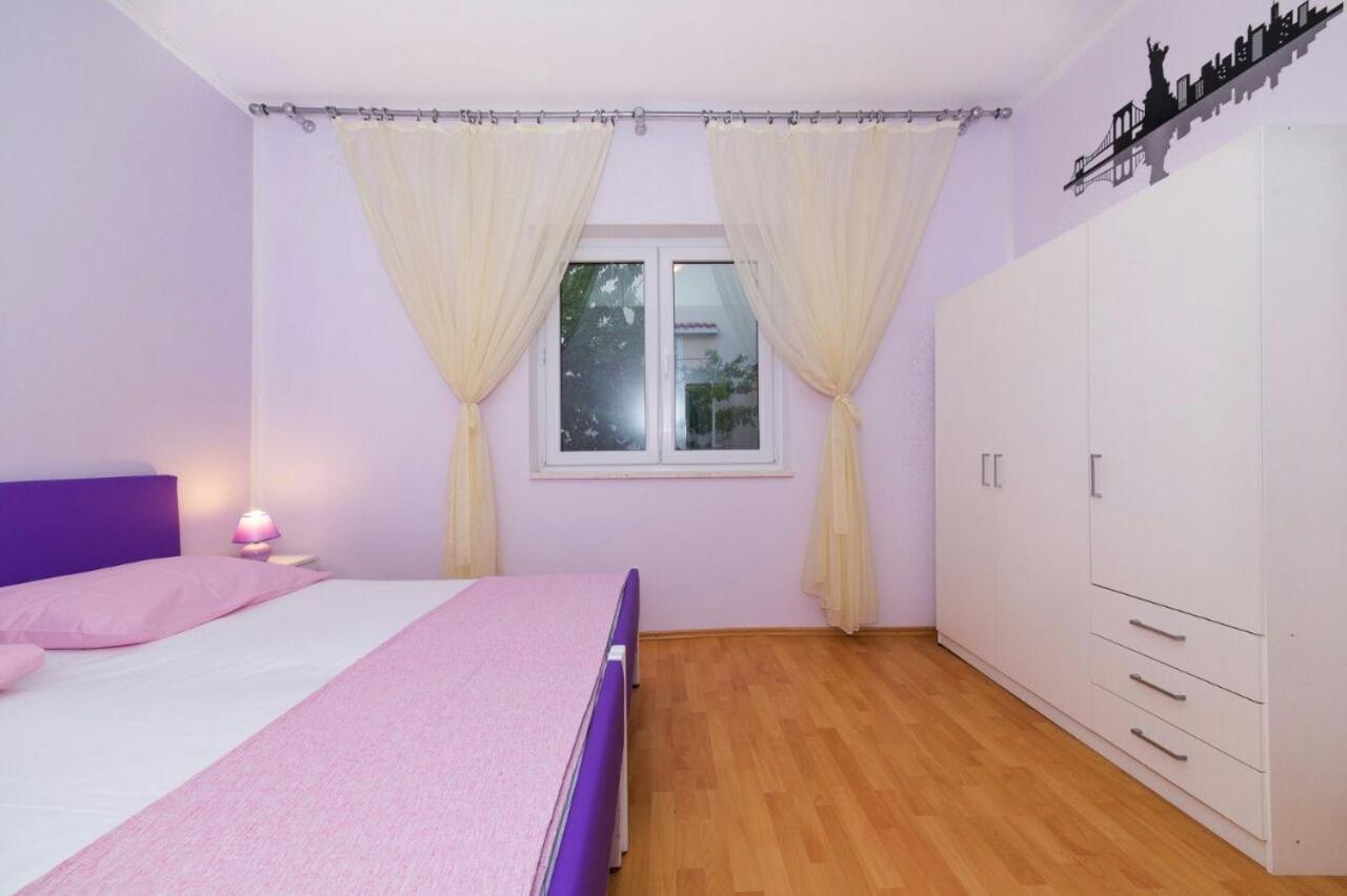 Beautiful Apartment In Center Of Трогир Экстерьер фото